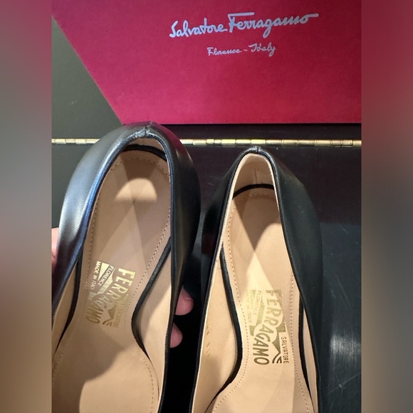 Salvatore Ferragamo NWT Luxury Classic Chic RARE Authentic Fiamma Black Pumps - Picture 14 of 17